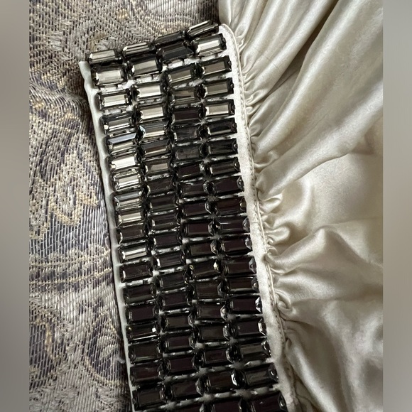 Hale Bob M Silk & beaded off white holidays blouse. Worn 1 time, Good condition - Picture 2 of 7